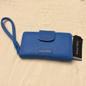 NWT Nautica Blue Wristlet Wallet w/Removable Phone Holder | Stylish & Functional